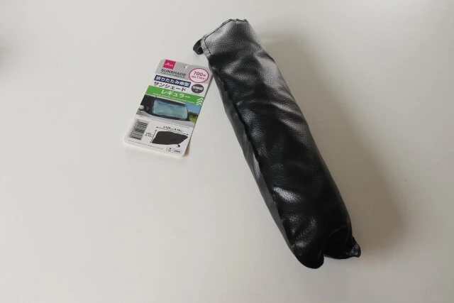 ダイソー　折りたたみ傘型サンシェード（レギュラー）　商品タグ