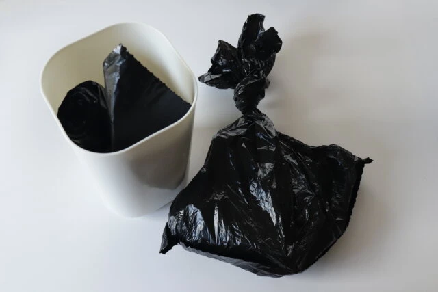 100均　セリア　ポリ袋ロールタイプ黒　サニタリーボックス　ゴミ袋　透けない　不透明