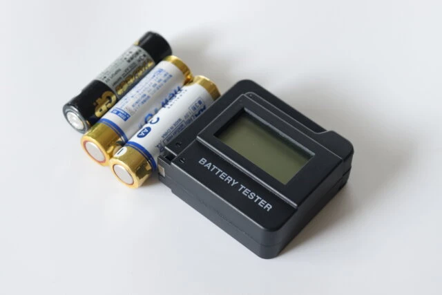 キャンドゥ　デジタルバッテリーチェッカー　乾電池
