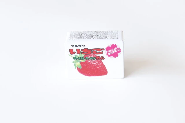 100均　キャンドゥ　 缶ケース マーブルガム　山田化学株式会社