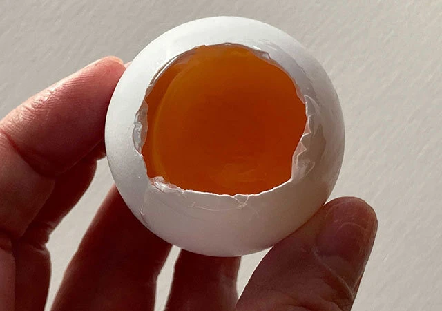 ダイソー　エッグオープナー　100均　卵　殻　きれい