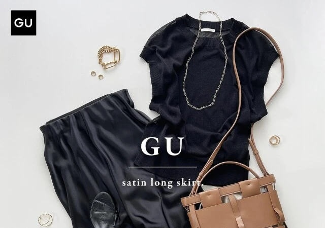 GU　スカート　黒　置き画