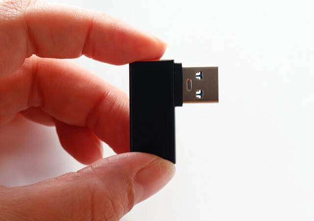 セリア　USB方向転換器