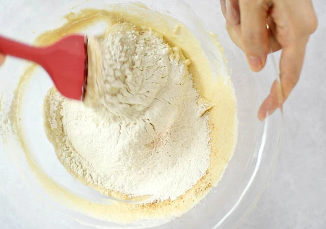 キャラメルバナナケーキ　レシピ　ケーキ生地を作る