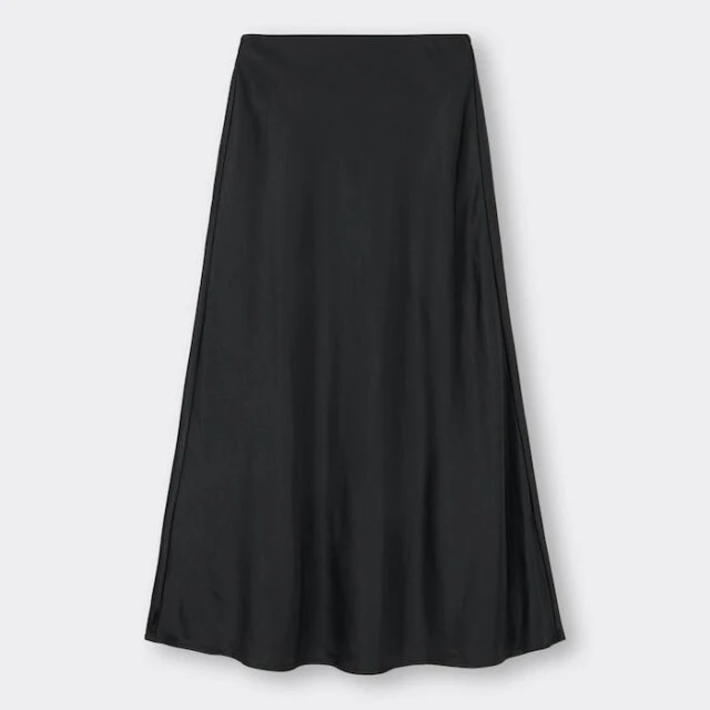 GU　スカート　黒　サテン