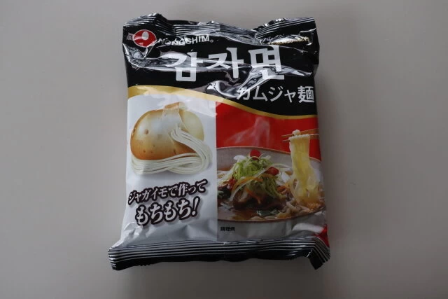 ダイソー　カムジャ麵　ジャガイモ　韓国　グルメ　パッケージ