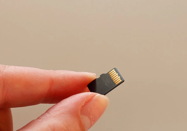 ダイソー 　microSDカード