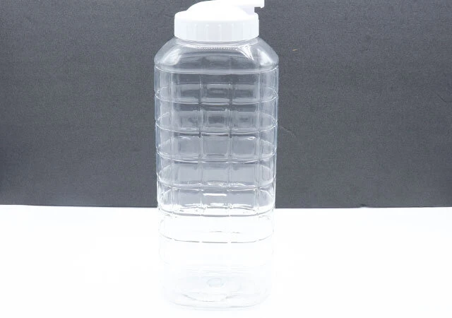 セリアのPETウォーターボトル1.5L 冷水・冷茶専用