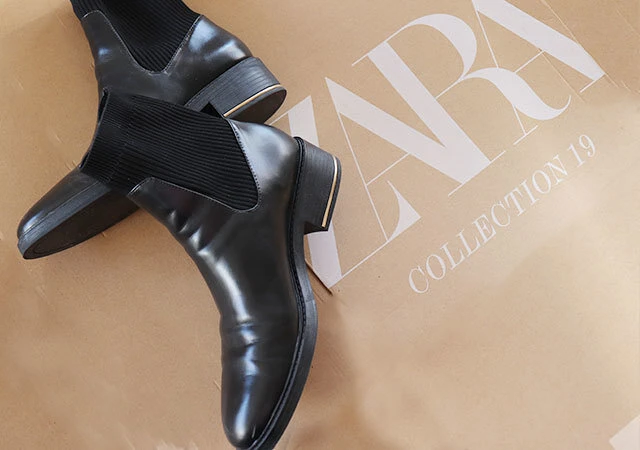 ZARA　ブーツ　画像　コーデ　黒ブーツ　置き画　紙袋