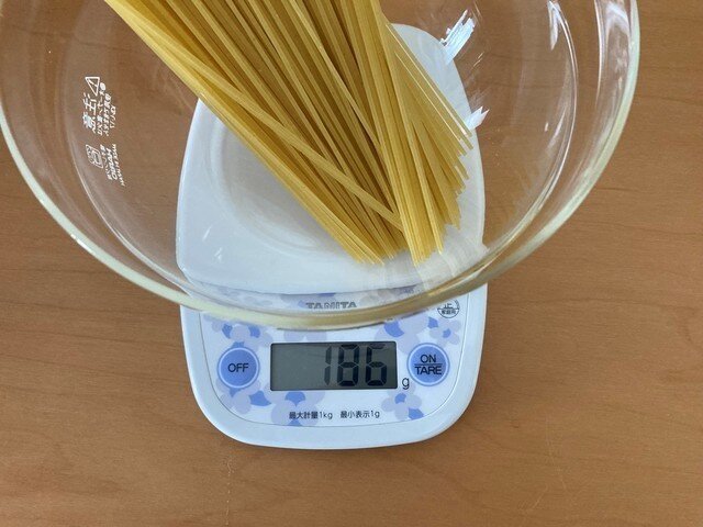 ダイソー　電子レンジ調理器 パスタ（大容量）　計量