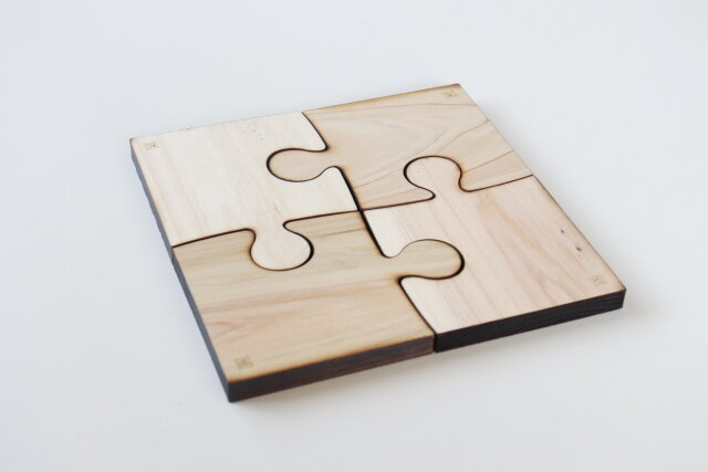 ダイソー　ひのきパズルコースター SL-010　4枚　組み合わせる　パズル