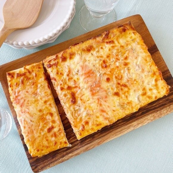 シャトレーゼ　グルメ　コスパ　オーブンでそのまま焼けるピザ しらす明太チーズ