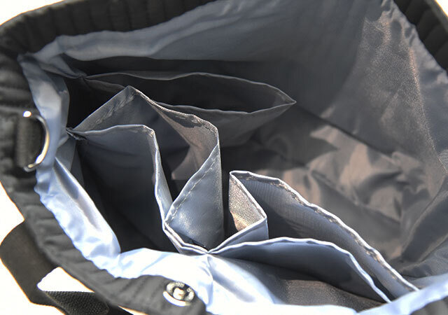 近藤千尋黑色包，內層有6個口袋