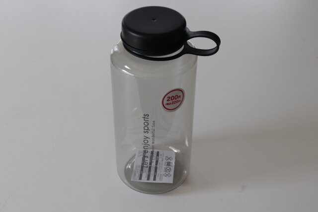 ダイソー　ドリンクボトル　水筒　便利グッズ　大容量　1.1L　パッケージ