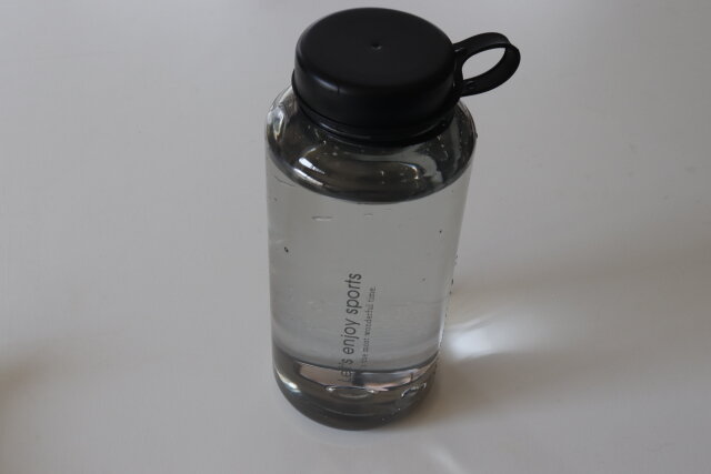 ダイソー　ドリンクボトル　水筒　便利グッズ　大容量　1.1L