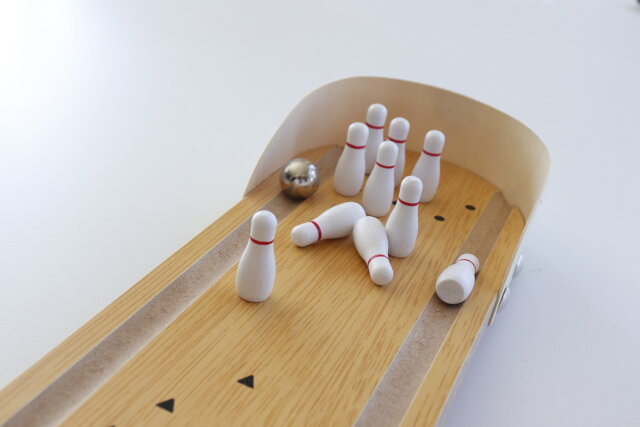 ダイソー　木製卓上ゲーム　ボーリング　おもちゃ　知育玩具