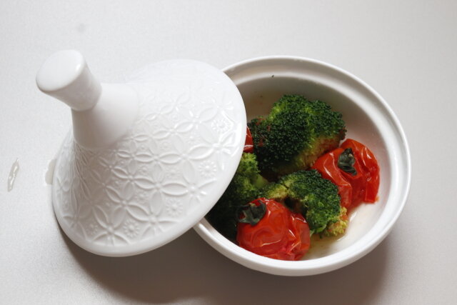 100均　ダイソー　ミニタジン鍋（電子レンジ専用）　蒸し料理　蒸し野菜　温野菜