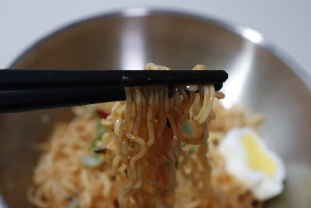 ダイソー　ビビン麺　冷麺　韓国　グルメ