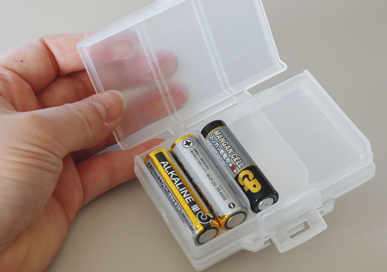 セリア　2段で入る電池ケース　使用例