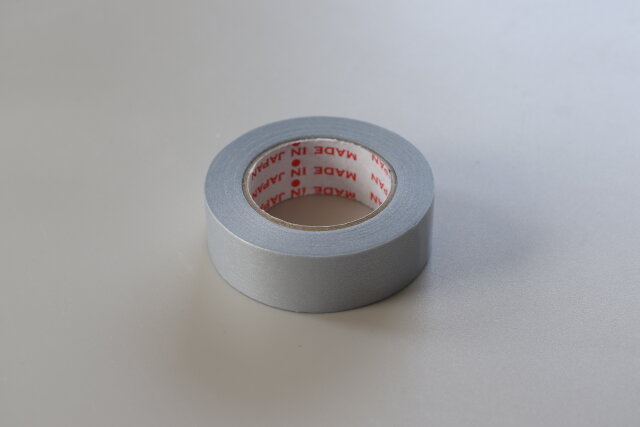 ダイソー　カビ汚れ防止マスキングテープ　シルバー