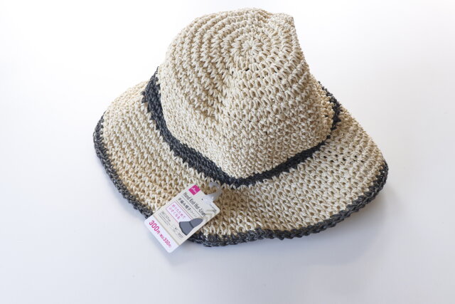 ダイソー　手編み帽子（ライン）　商品情報