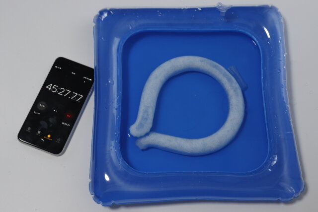 ダイソー　クールネックリング（28度、約34.5cm）　凍結時間　水