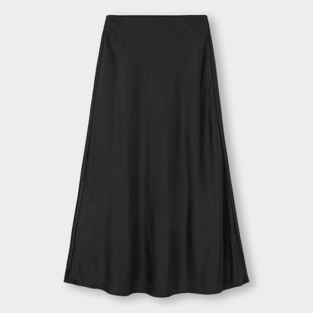 GU　黒　スカート　サテン