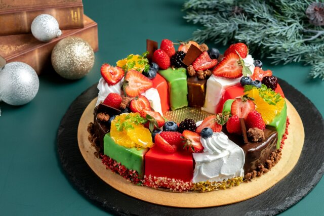クリスマスケーキ　2023　予約　新横浜プリンスホテル　“幸せがめぐる” Christmas Merry-Go-Round　ケーキ