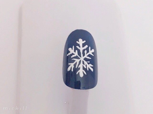 セルフネイルで 1番簡単に描けるスパンコールネイルを使った雪の結晶の塗り方 Michill Bygmo ミチル