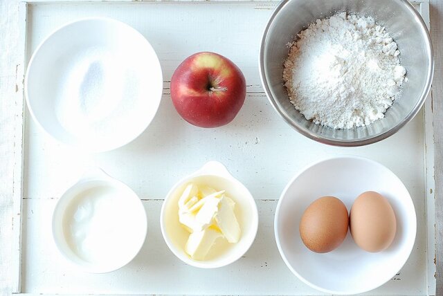 りんごのヨーグルトケーキ　レシピ　材料