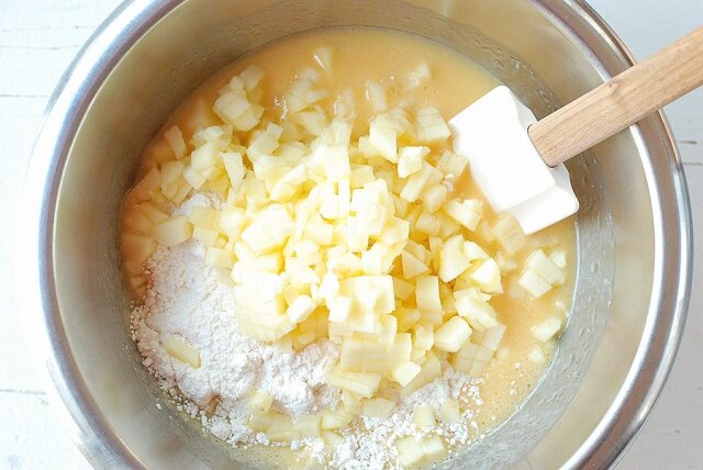 りんごのヨーグルトケーキ　レシピ　生地を作る