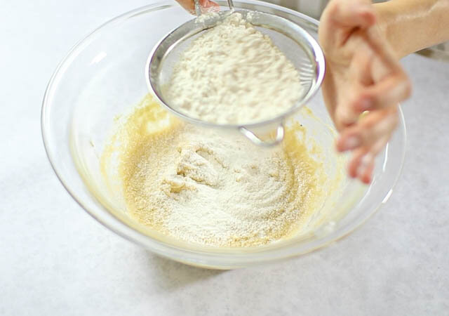 キャラメルバナナケーキ　レシピ　ケーキ生地を作る