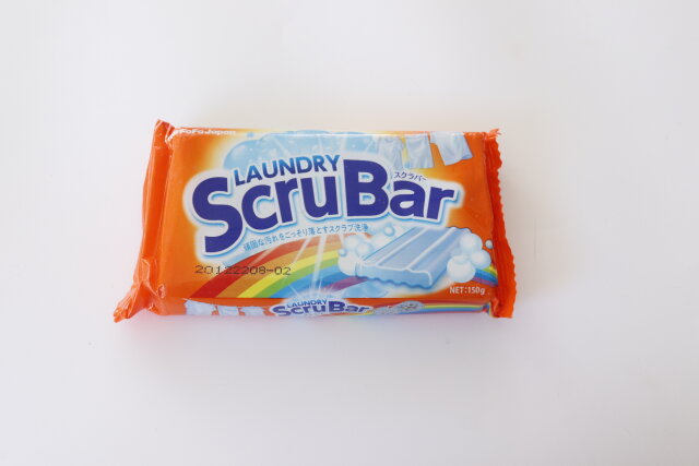 セリアの固形洗剤 スクラバーのパッケージ