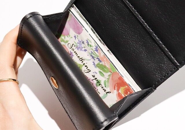 ジ エディターズの計ミニ財布のカードポケット
