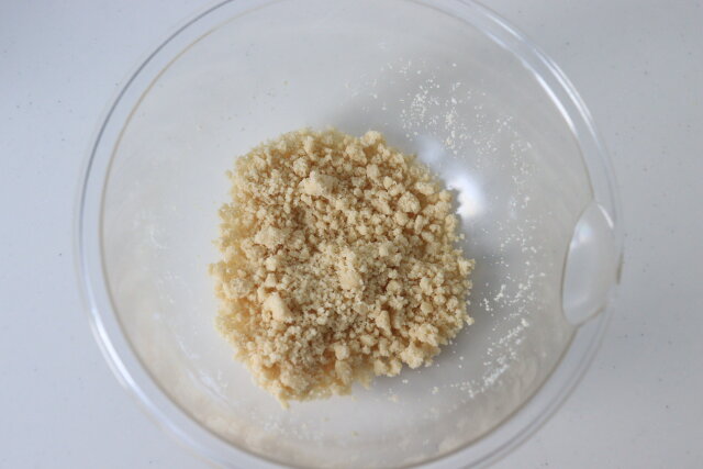 米粉のアップルシナモンマフィン　レシピ　クランブルを作る