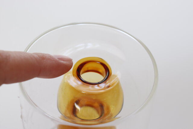 ダイソーのダブルウォールガラス花瓶のデザイン