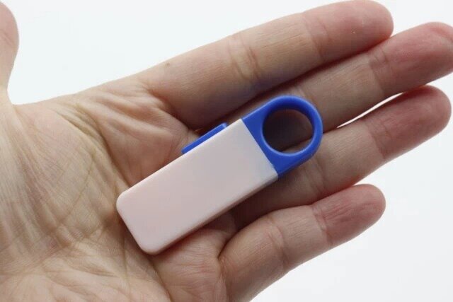 ダイソーのミニカッター（USBメモリ型）