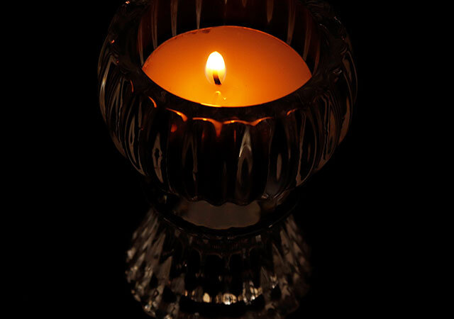 ダイソーのキャンドルホルダー（スタンド）は火を灯すと幻想的で綺麗