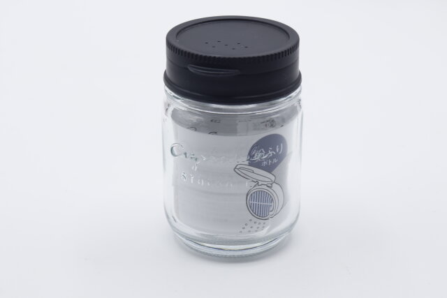 ダイソーのデザイン ガラス粉ふりボトルのパッケージ