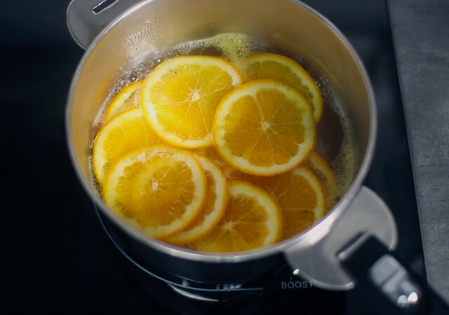 オレンジロールケーキ　レシピ　オレンジを砂糖水で煮る