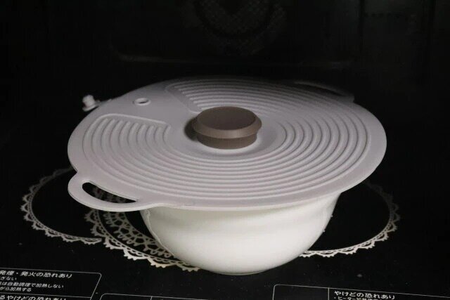 ダイソー　シリコーン鍋蓋（約20cm）　電子レンジ対応　エア弁