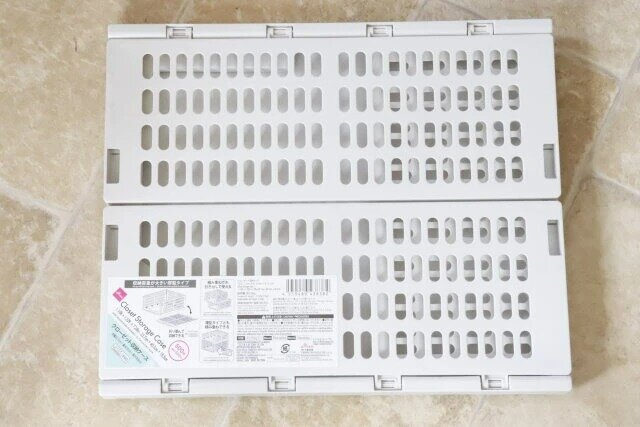 ダイソーのクローゼット収納ケースのパッケージ
