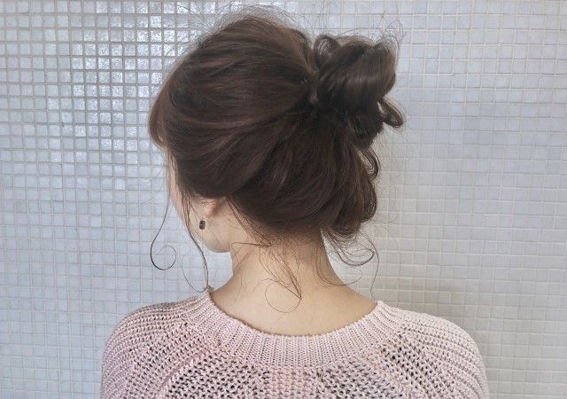 旅行先でのぼさぼさヘア問題を解決 5分で簡単カワイイ お団子ヘアの作り方 Michill ミチル