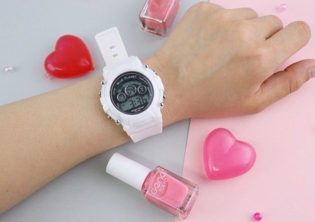 ダイソーで300円 あのブランドに似ている腕時計が販売されていると口コミで話題に Michill Bygmo ミチル