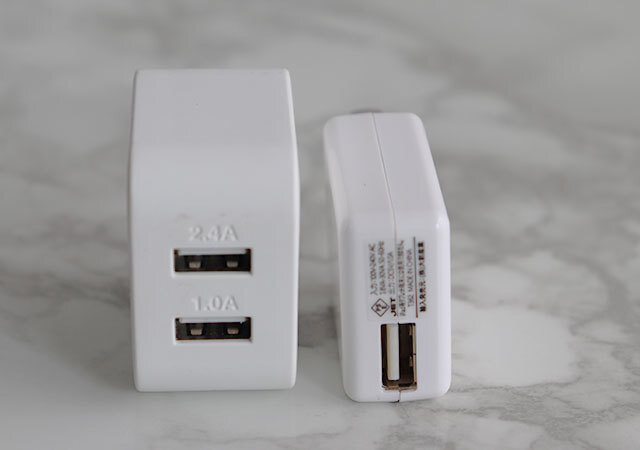 ダイソー　USB充電 ACアダプター（ホワイト）　サイズ　比較
