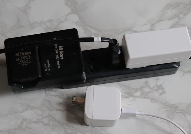 ダイソー　USB充電 ACアダプター（ホワイト）　充電周り
