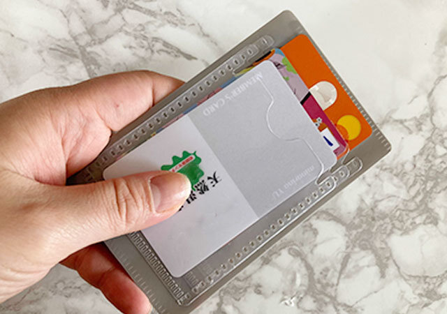 キャンドゥ　コンパクト財布　カードポケット