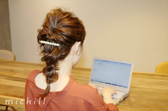 伸ばしかけヘアも可愛く 三つ編みだけでできる簡単アレンジ2つ Michill ミチル