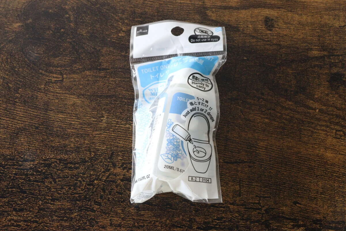 パッケージに入ったトイレワンドロップ消臭剤の全体像