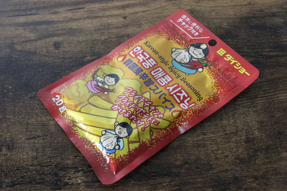 チャック付きの赤いパッケージに入った韓国風辛旨スパイス